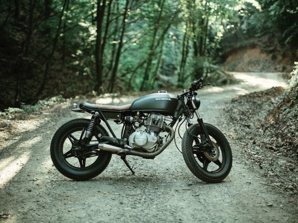 Honda CB400 Motorbike 2019